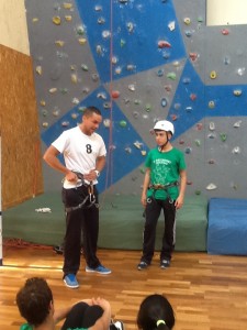 Alejandro en el rockodromo